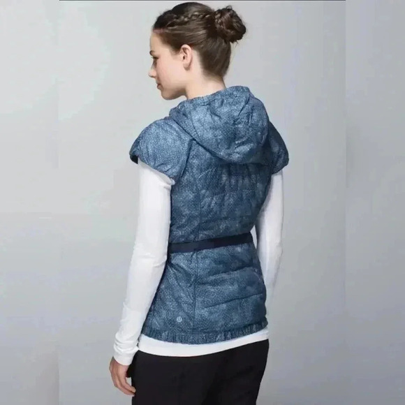 Lululemon Spring Fling Puffy Vest Blue Size 4 - Picture 2 of 6